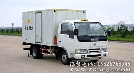 東風(fēng)小霸王爆破器材運(yùn)輸車