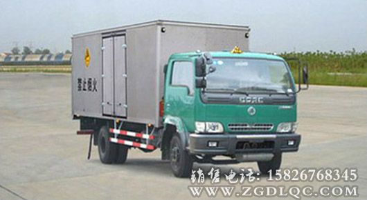 東風(fēng)1096型爆破器材運(yùn)輸車