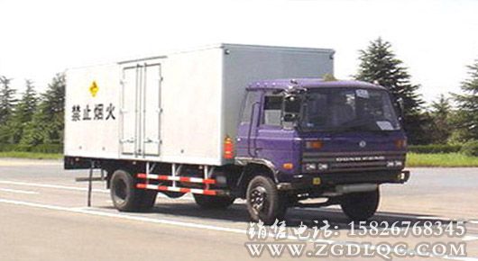 東風(fēng)1126型爆破器材運(yùn)輸車