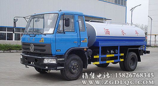 東風平頭灑水車