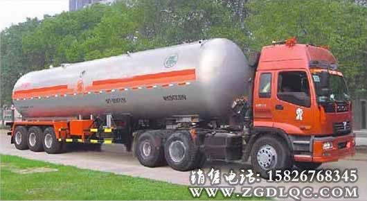 斯太爾前四后八液化氣體運(yùn)輸車(chē)