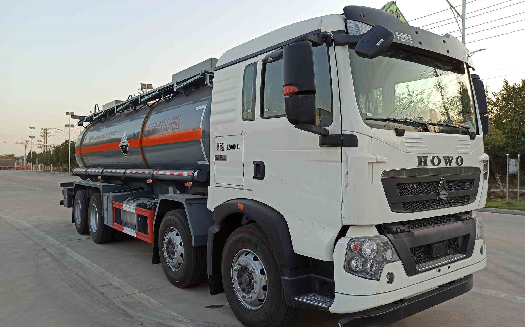 重汽車豪沃腐蝕性物品罐式運(yùn)輸車
